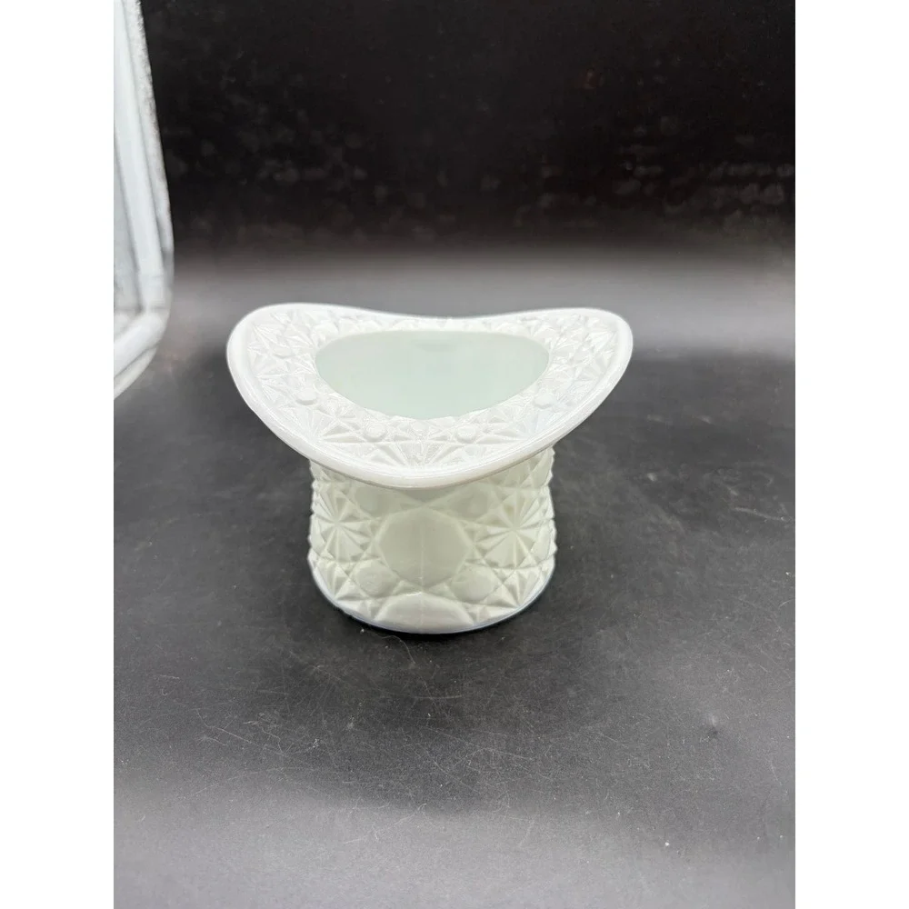 Vintage Fenton Milk Glass Daisy and Button Top Hat Whimsy White